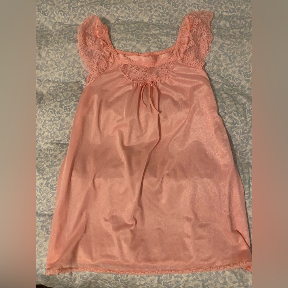 Elegant Pink Lace Chemise